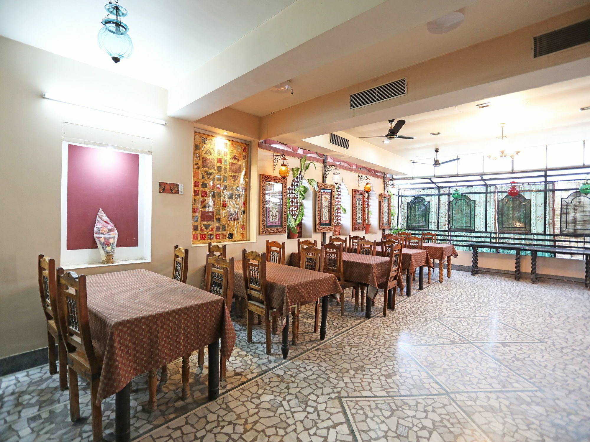 Hotel Oyo 9900 Pioneer Plaza